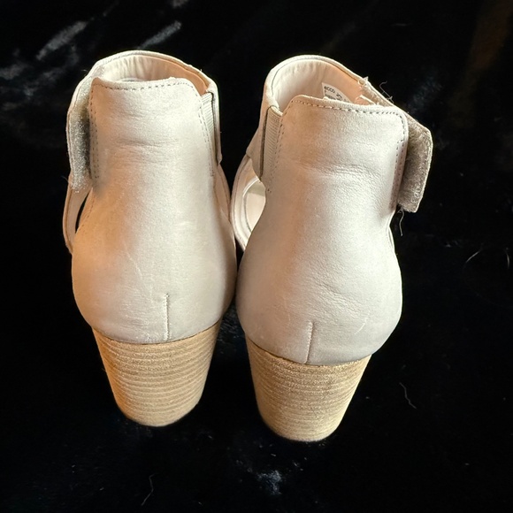 Ecco Block Heel Shimmery Taupe Sandal - Picture 5 of 6